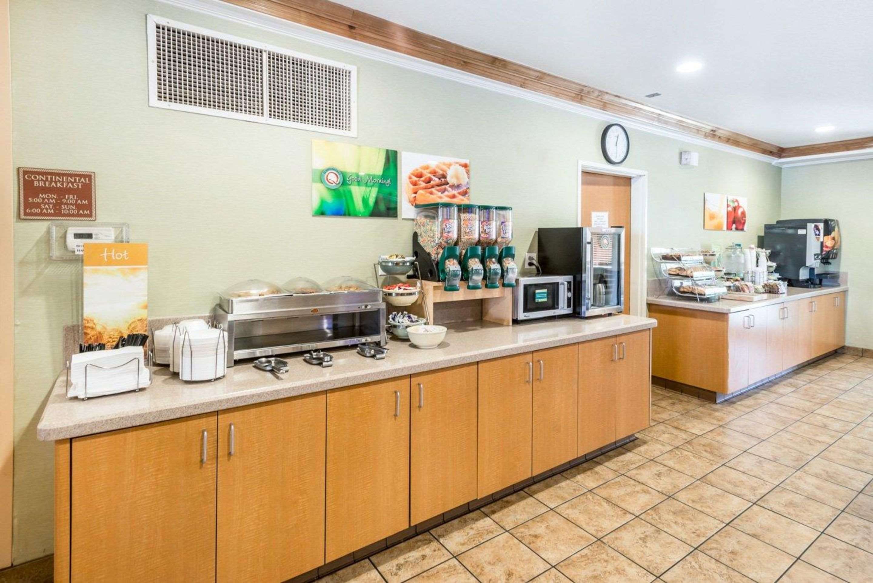 Free full breakfast | Quality Inn & Suites Denver International Airport