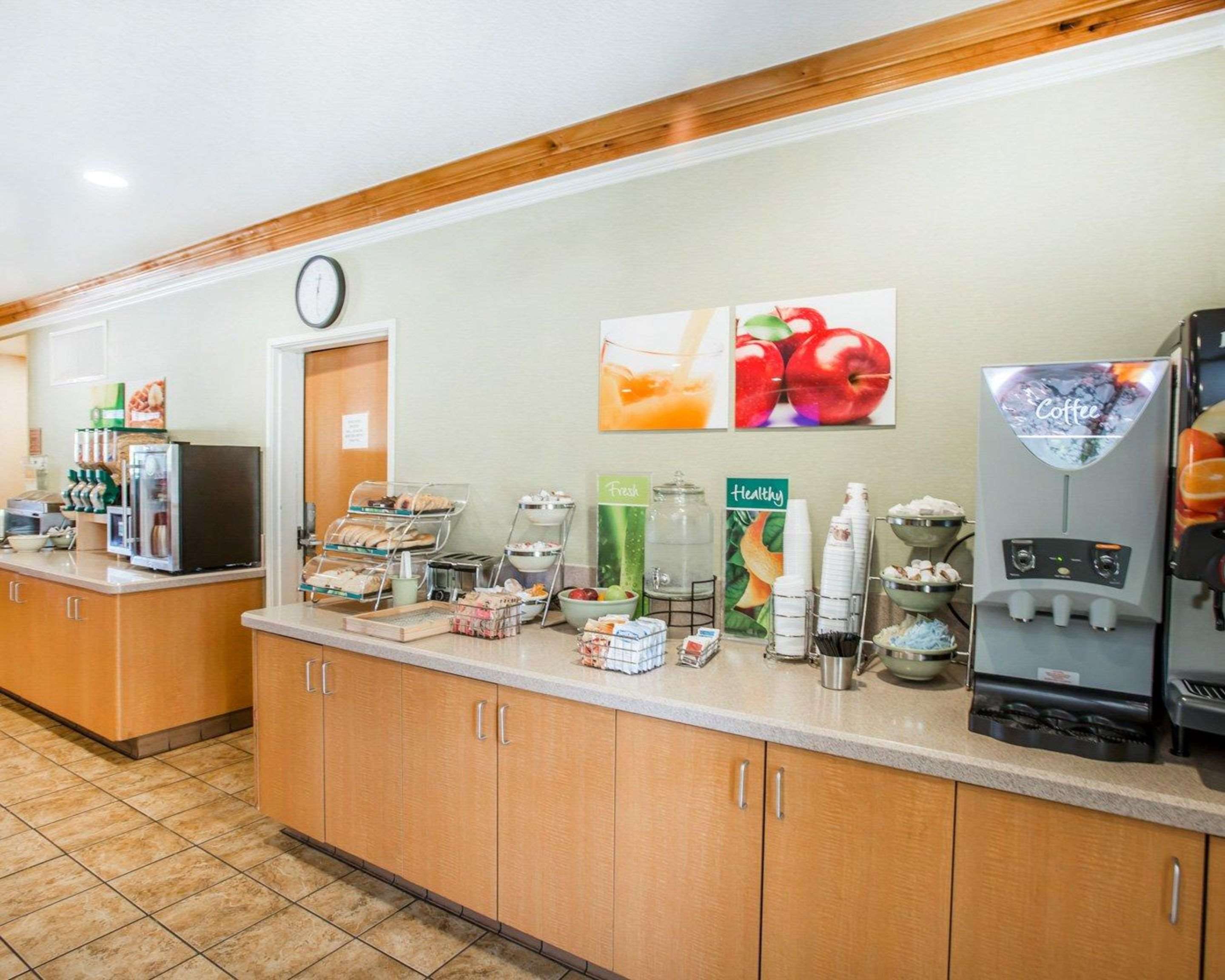 Breakfast counter | Quality Inn & Suites Denver International Airport