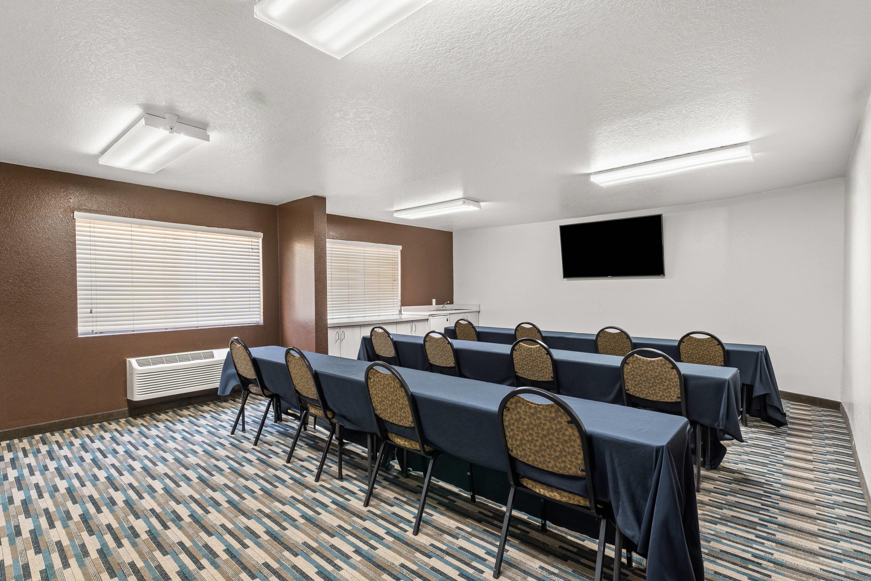 Meeting room | Quality Inn & Suites Denver International Airport