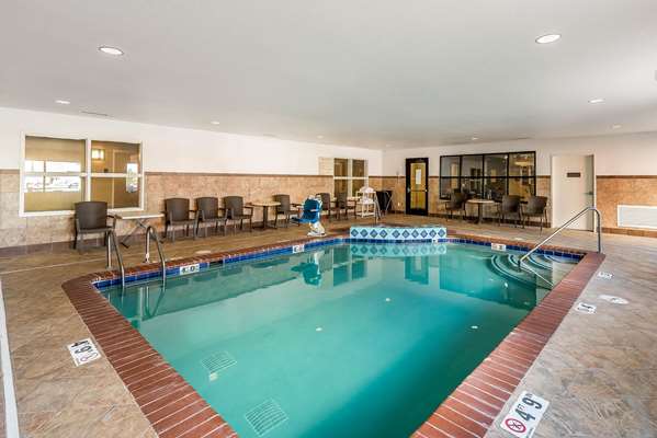 Pool - Comfort Suites Firestone - I-25, Exit 240