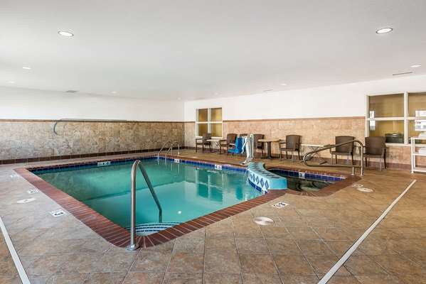 Pool - Comfort Suites Firestone - I-25, Exit 240