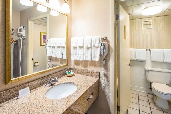  - Clarion Hotel Grand Junction - I-70, Exit 31