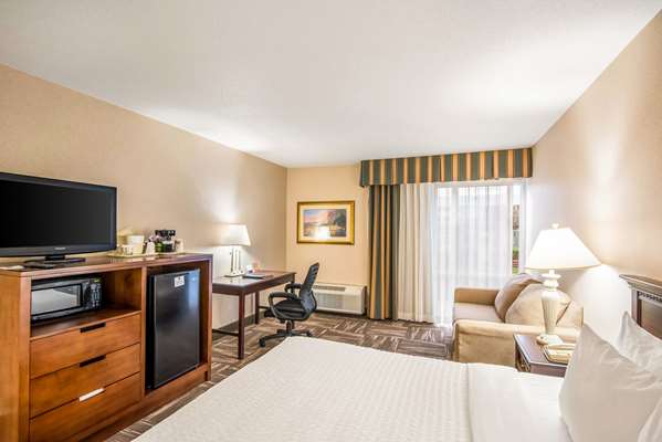  - Clarion Hotel Grand Junction - I-70, Exit 31