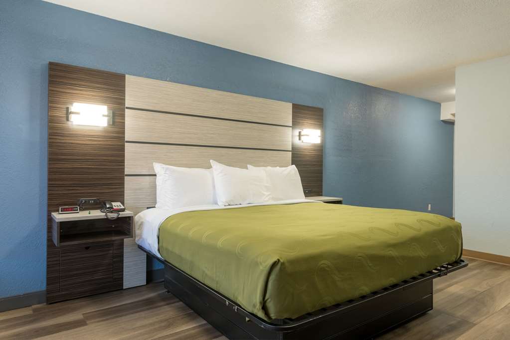 ECONO LODGE INN AND SUITES-guestroom-Guest Room,Suite,On-Site.jpg