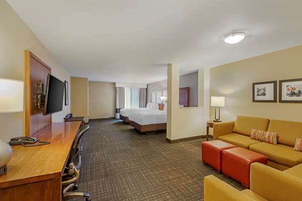 Suite - Comfort Suites Johnstown - I-25, Exit 257