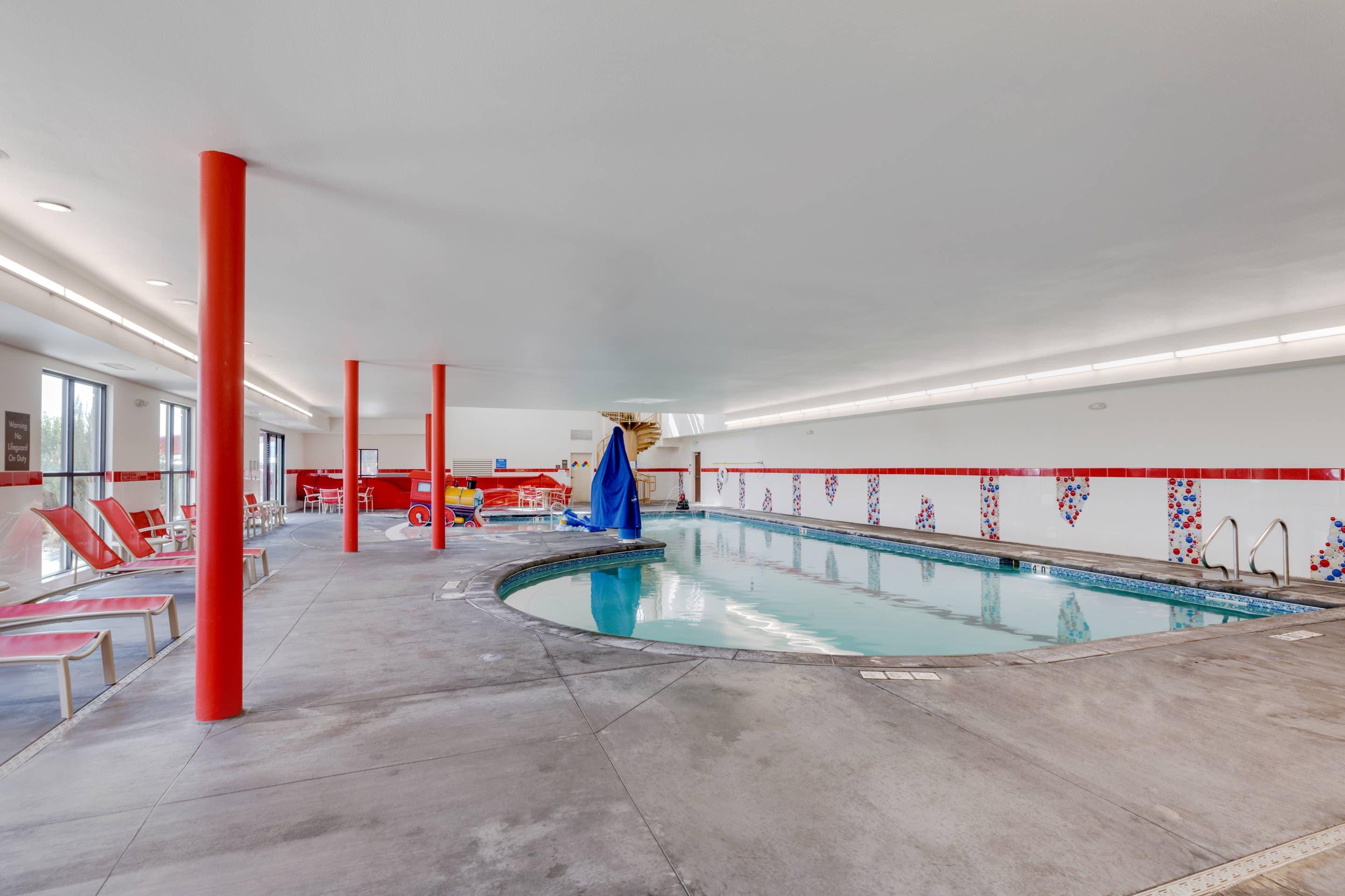Indoor pool | Comfort Suites Loveland