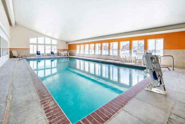 Pool - Quality Inn & Suites Limon - I-70, Exit 359