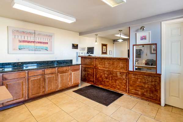  - Rodeway Inn Pueblo - I-25, Exit 101