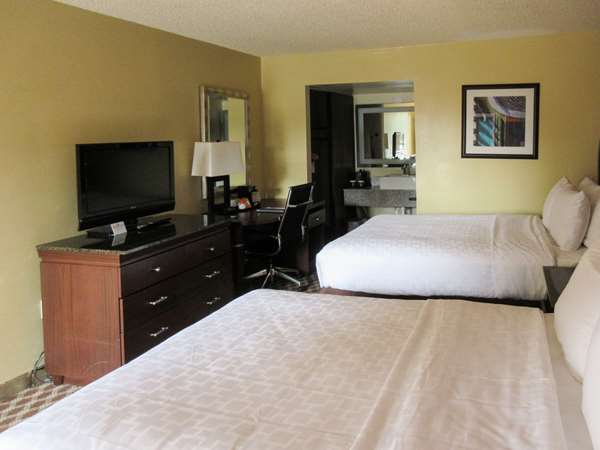  - Clarion Inn Fort Collins - I-25, Exit 269