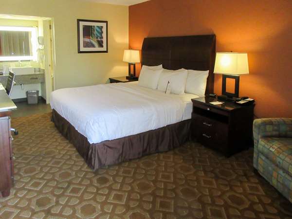  - Clarion Inn Fort Collins - I-25, Exit 269