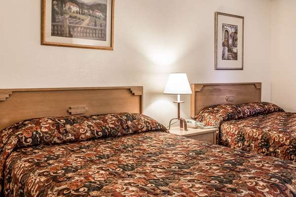  - Rodeway Inn Rifle - I-70, Exit 90