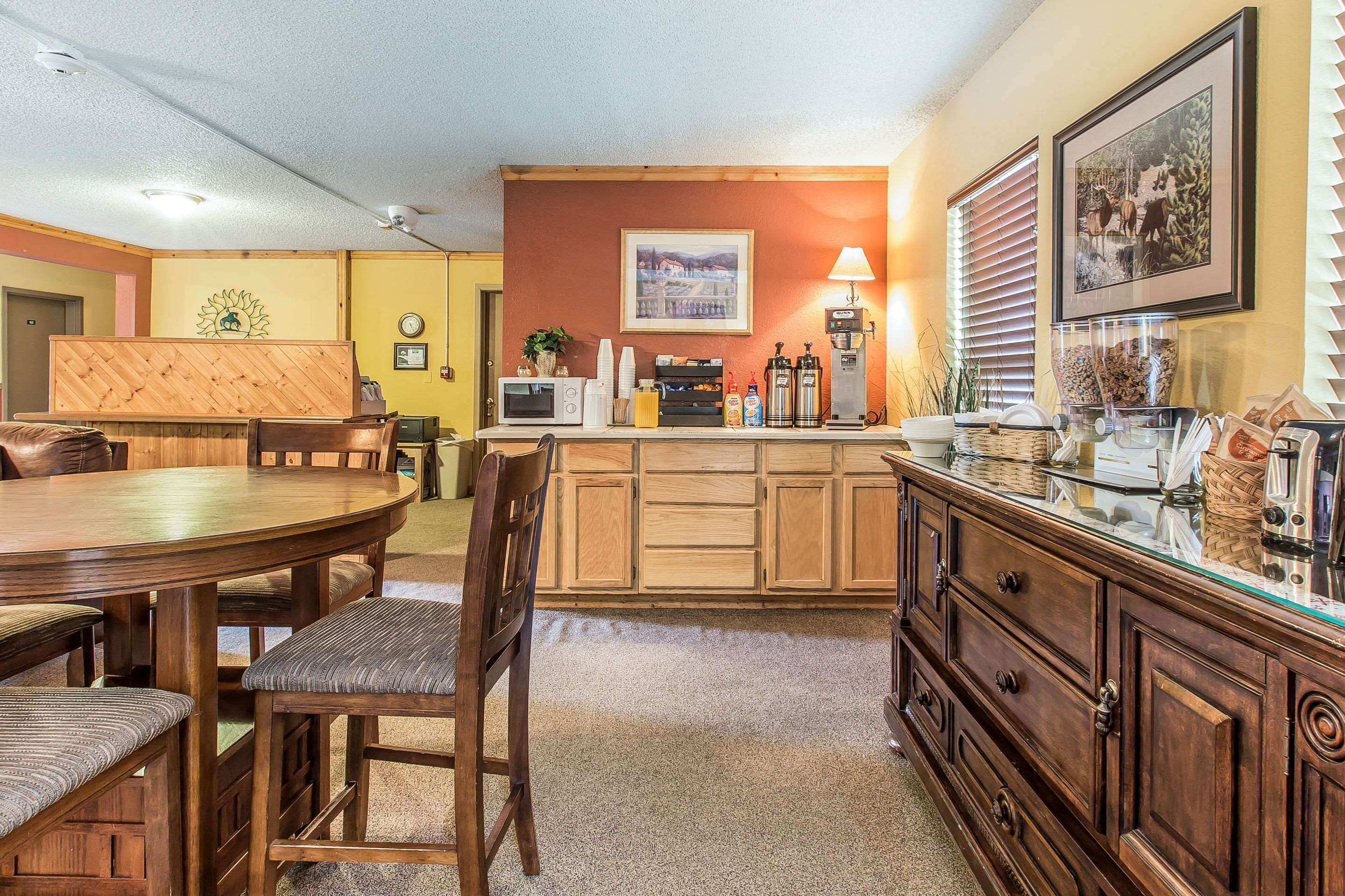 Breakfast area