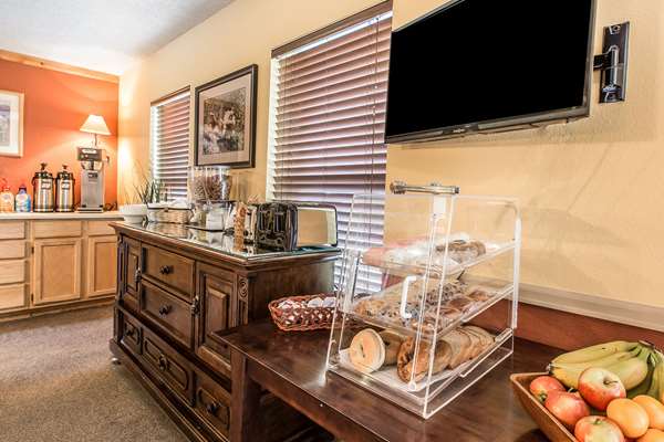 Amenities - Rodeway Inn Rifle - I-70, Exit 90