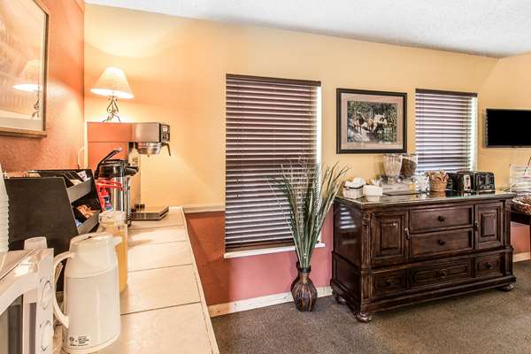 Amenities - Rodeway Inn Rifle - I-70, Exit 90