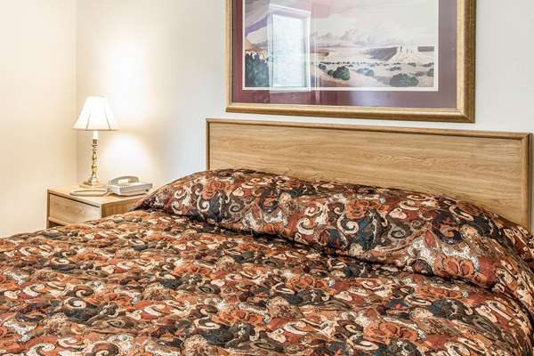  - Rodeway Inn Rifle - I-70, Exit 90