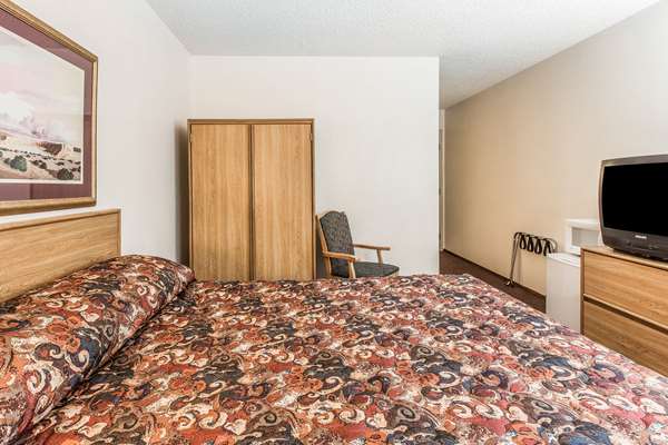  - Rodeway Inn Rifle - I-70, Exit 90