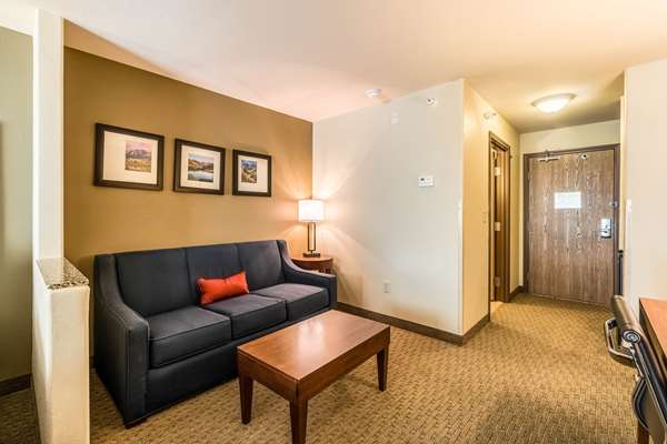  - Comfort Inn & Suites Rifle - I-70, Exit 90