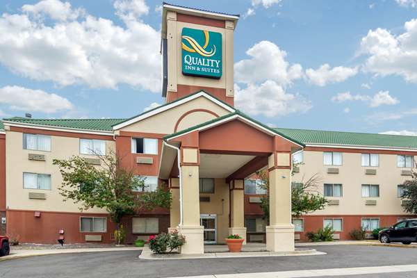 Exterior view - Quality Inn Lakewood