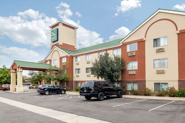 Exterior view - Quality Inn Lakewood