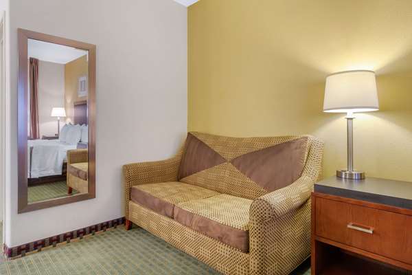  - Quality Inn Lakewood