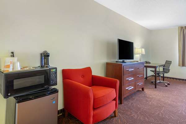  - Quality Inn Lakewood