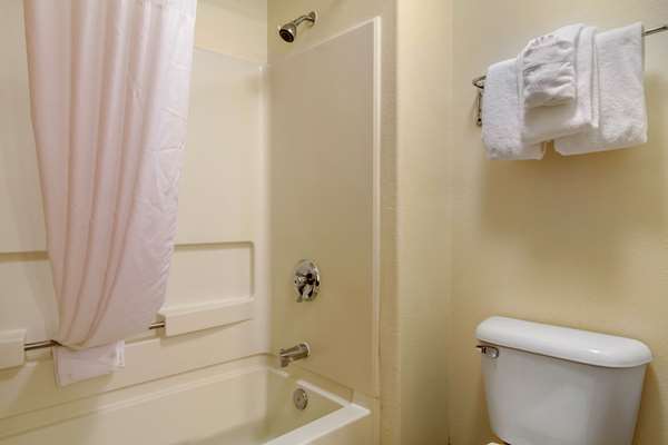 - Quality Inn Lakewood