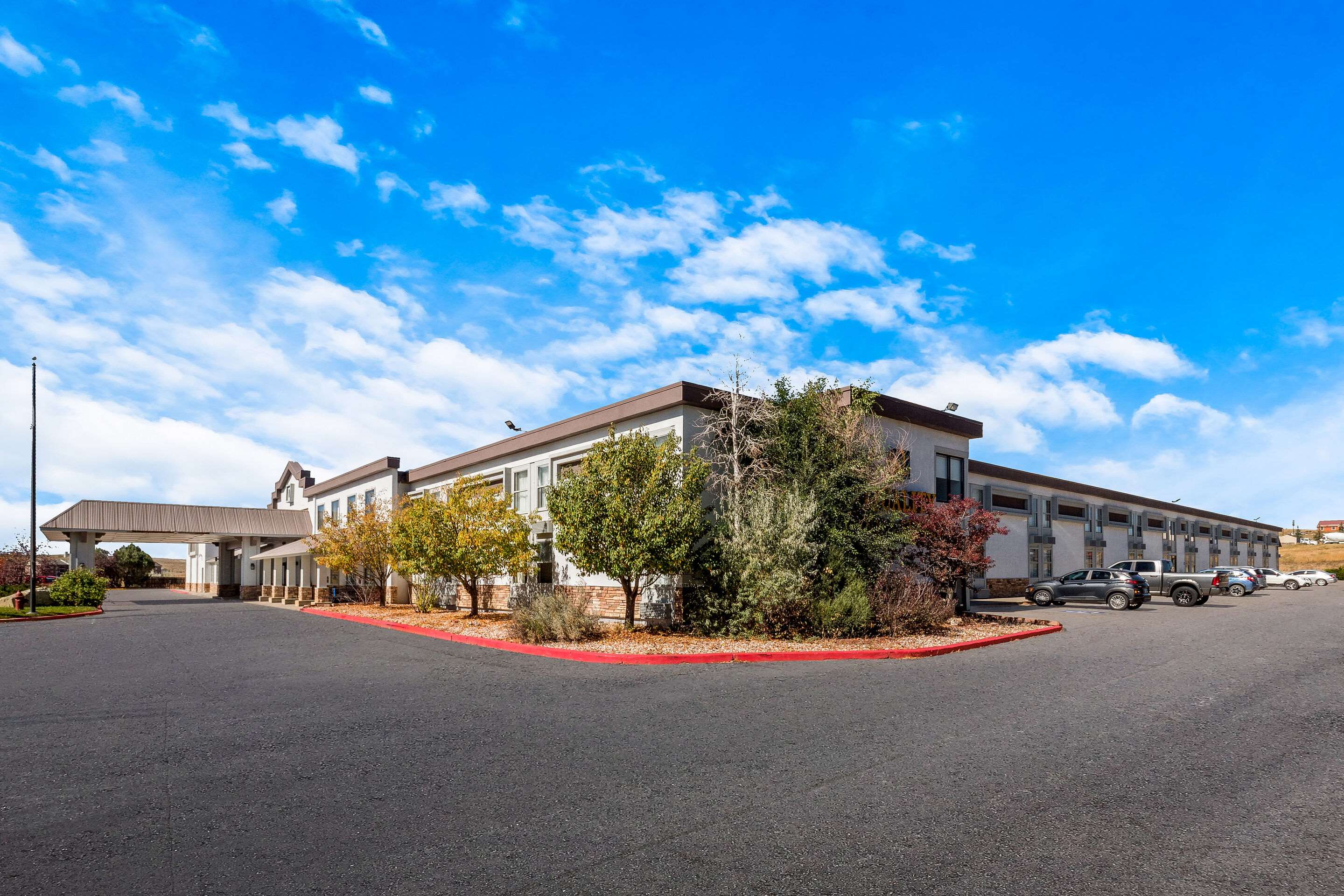 Hotel exterior | Quality Inn & Suites