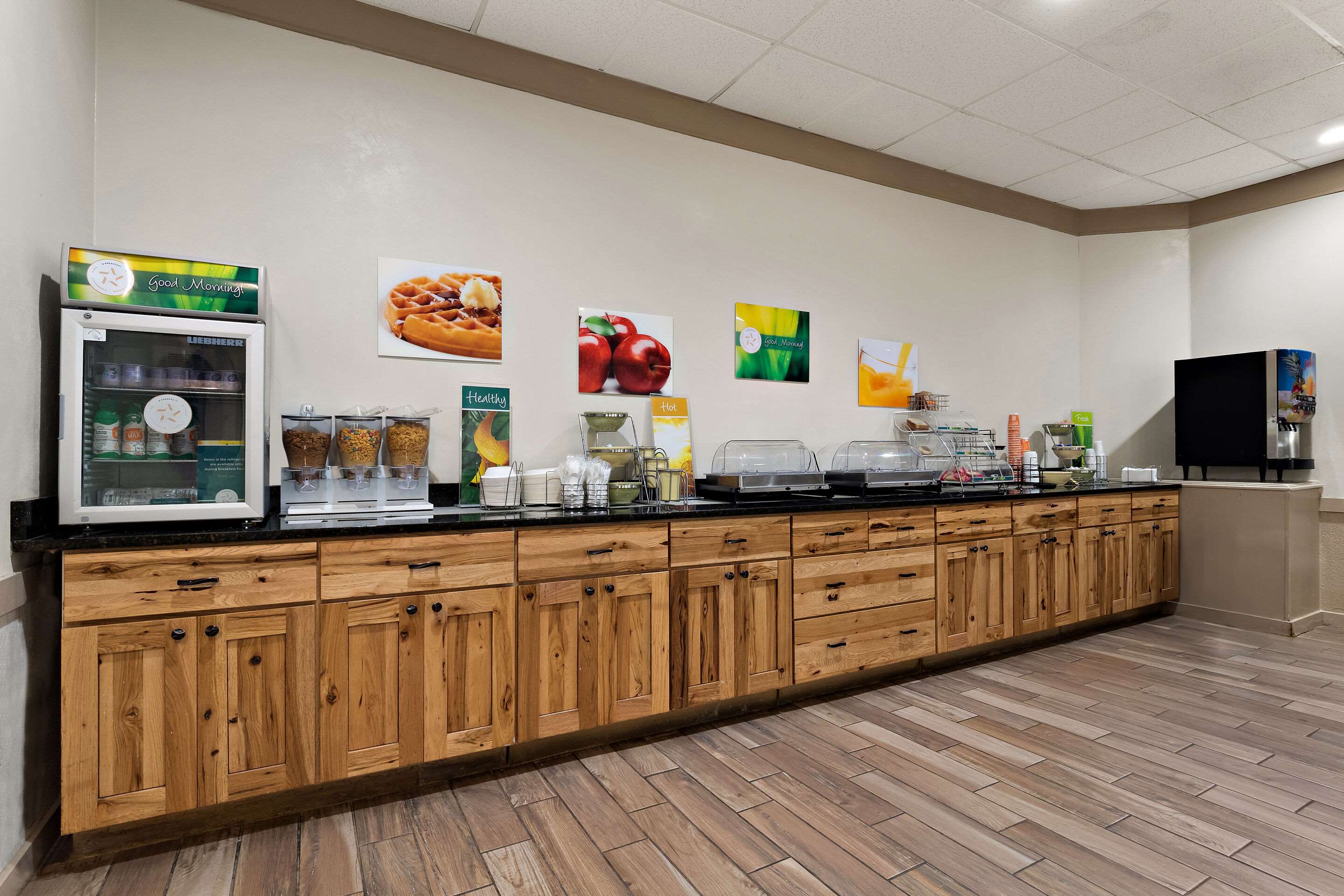 Breakfast counter | Quality Inn & Suites