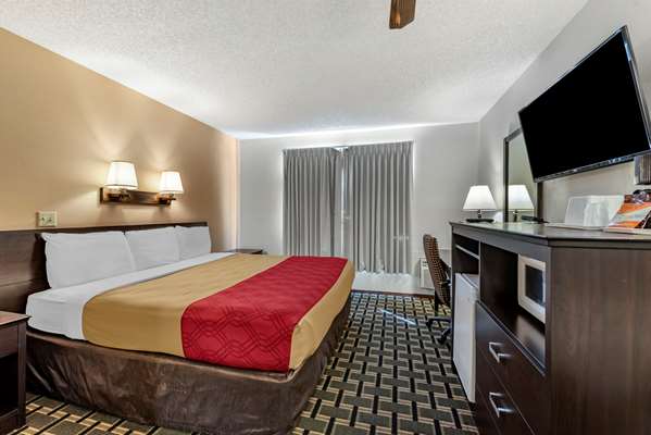  - Econo Lodge La Junta