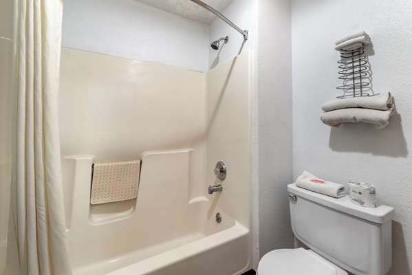  - Econo Lodge La Junta