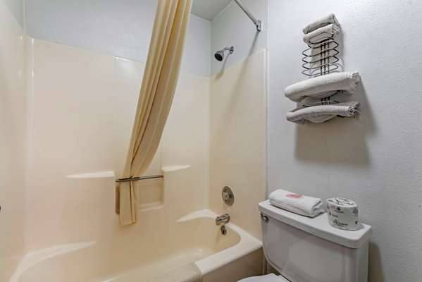  - Econo Lodge La Junta