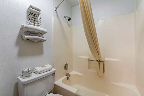  - Econo Lodge La Junta