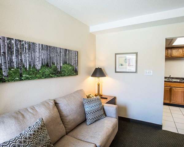 Suite - Rodeway Inn Evans