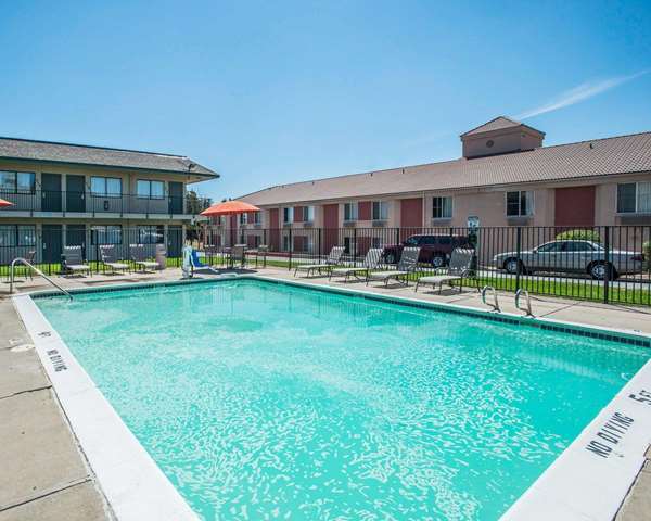 Pool - Rodeway Inn Evans