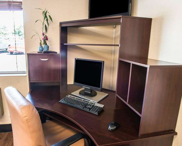 Conference Area - Rodeway Inn Evans