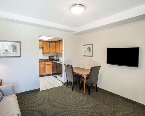 Suite - Rodeway Inn Evans