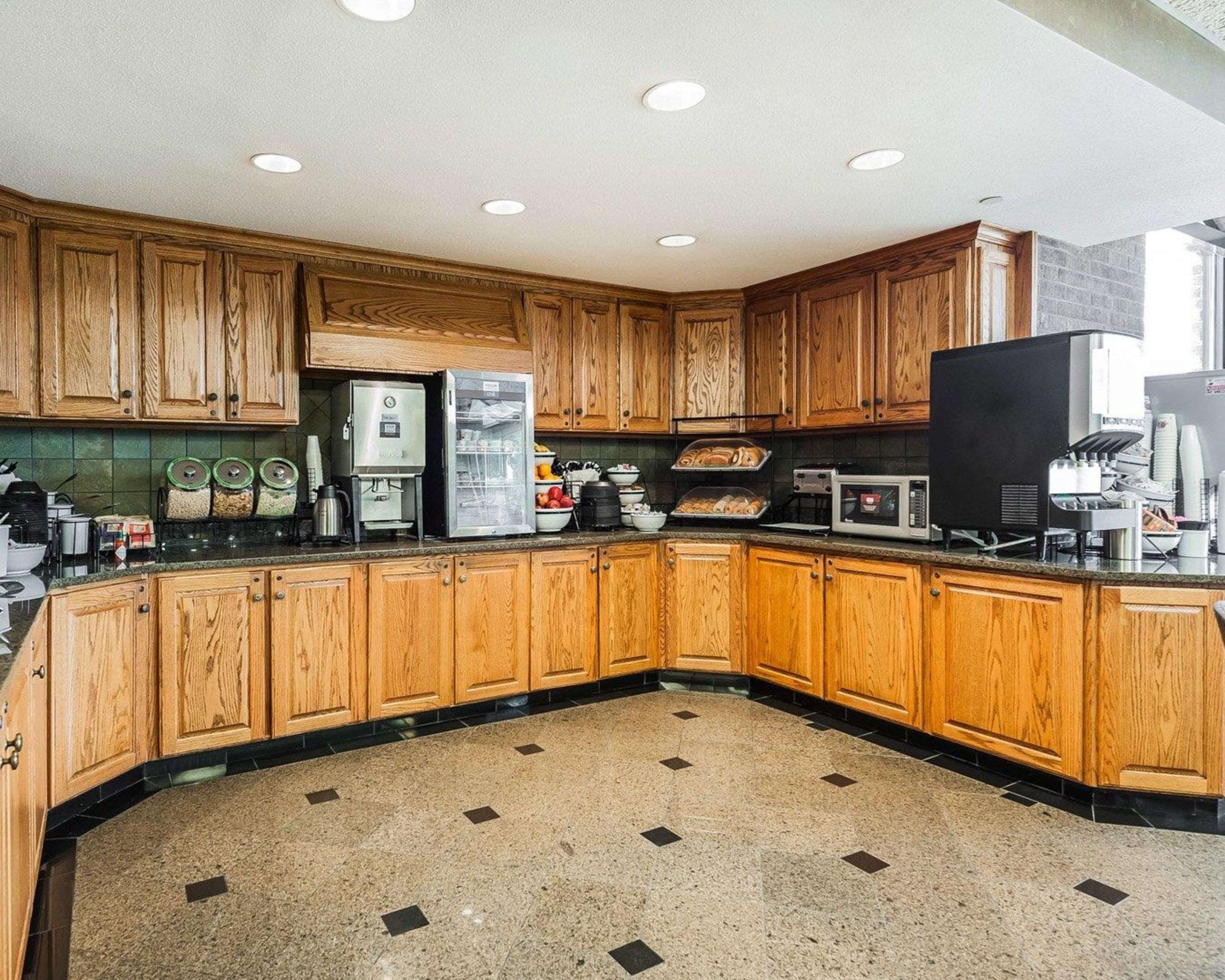 Breakfast counter