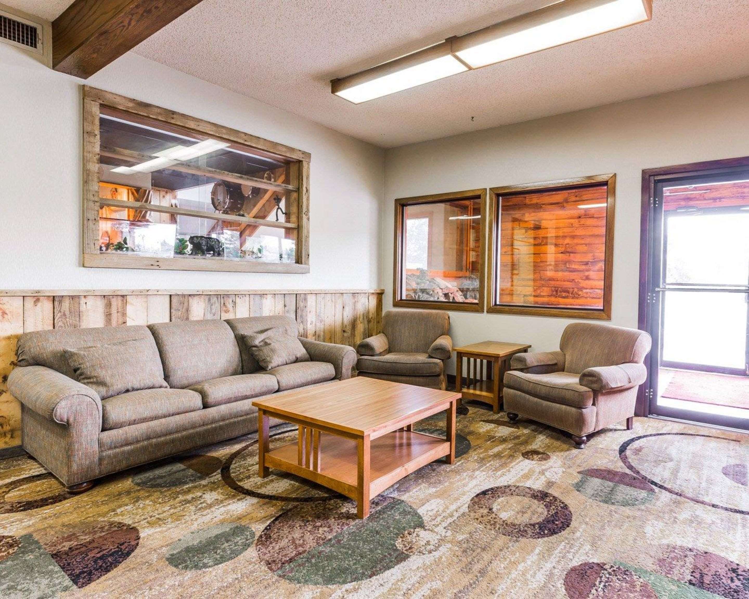 Lobby with sitting area | Quality Inn Pagosa Springs