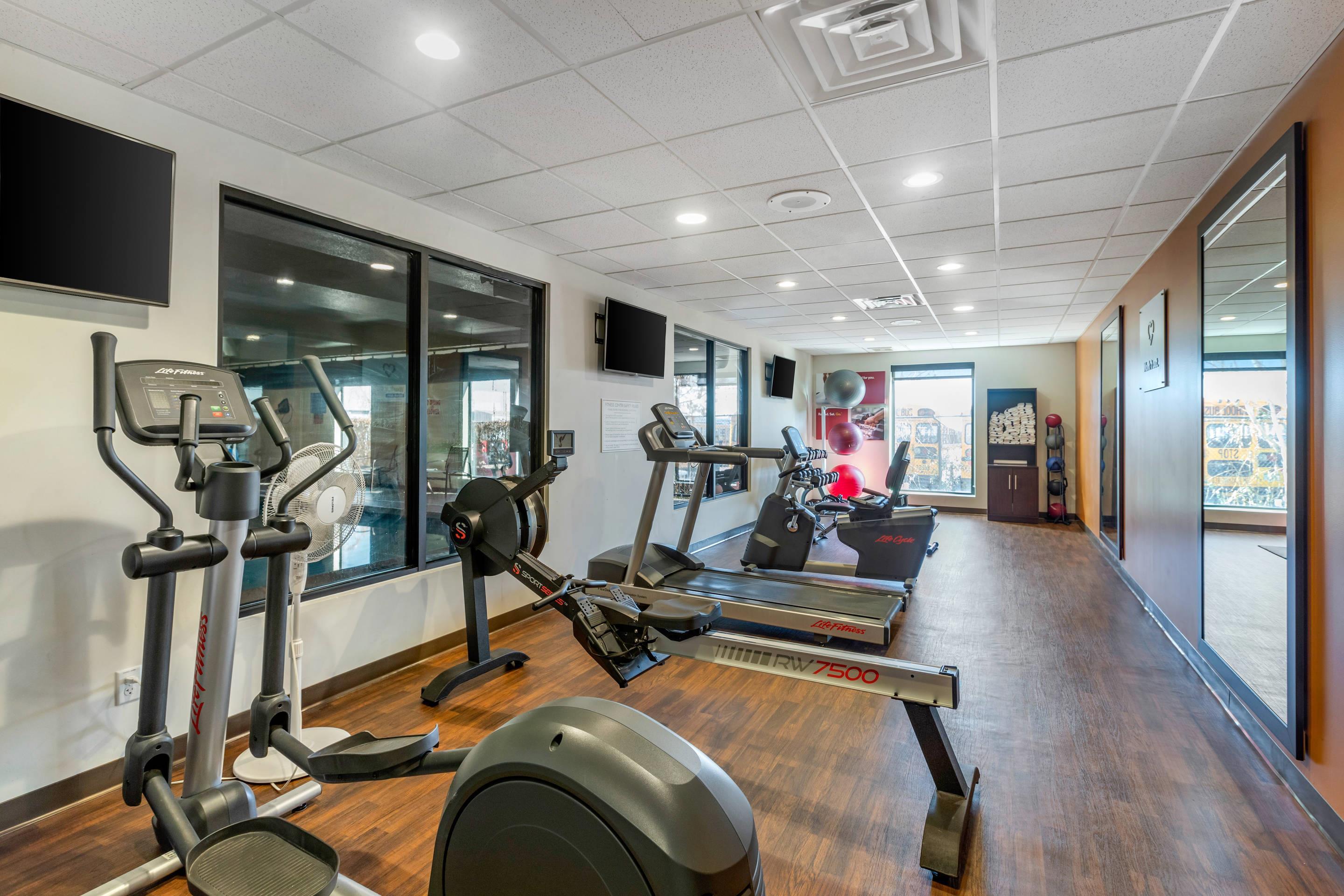Exercise room | MainStay Suites Near Denver Downtown