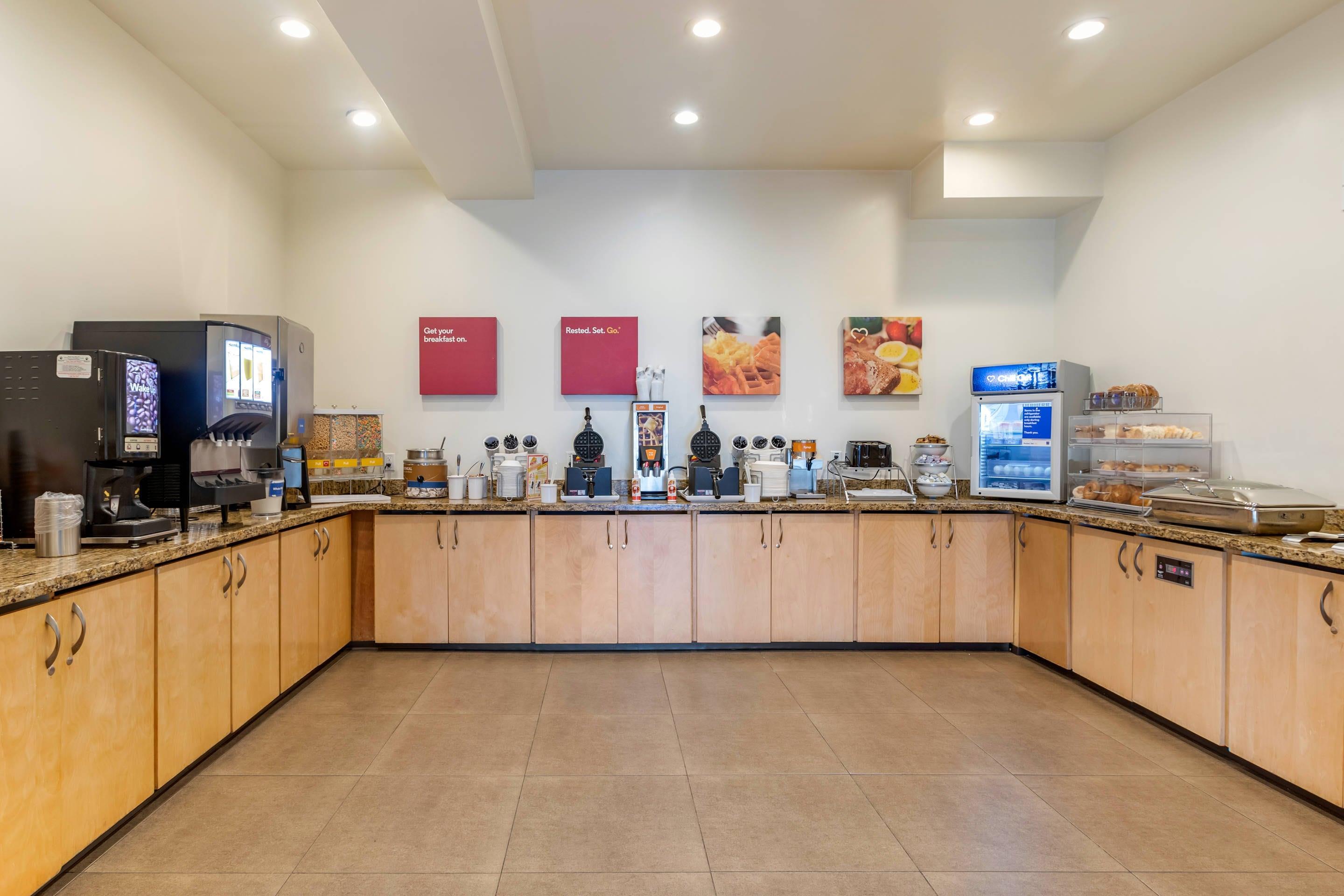 Breakfast area | MainStay Suites Near Denver Downtown