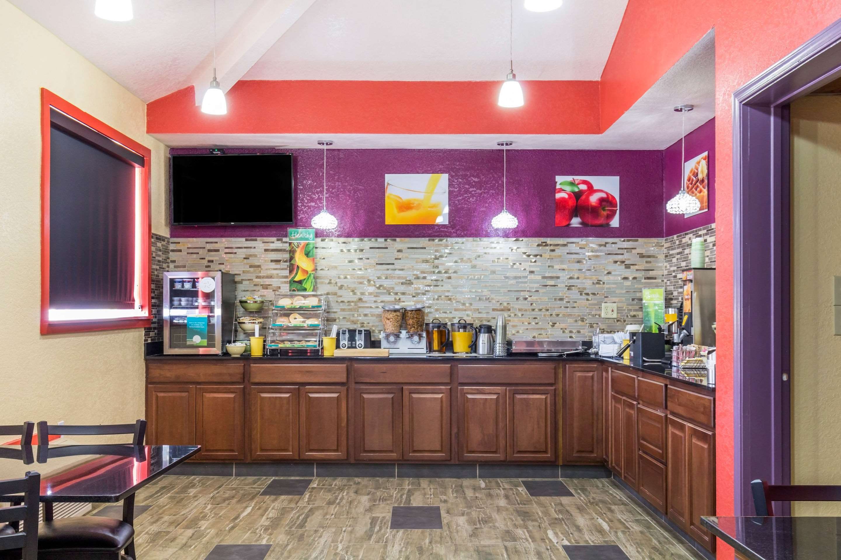 Breakfast counter