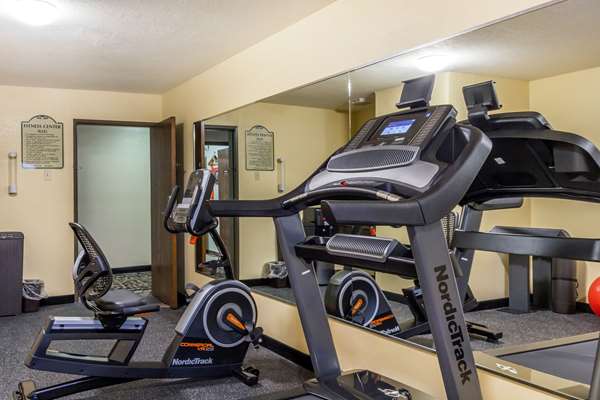 Fitness/ Exercise Room - Quality Inn Lamar