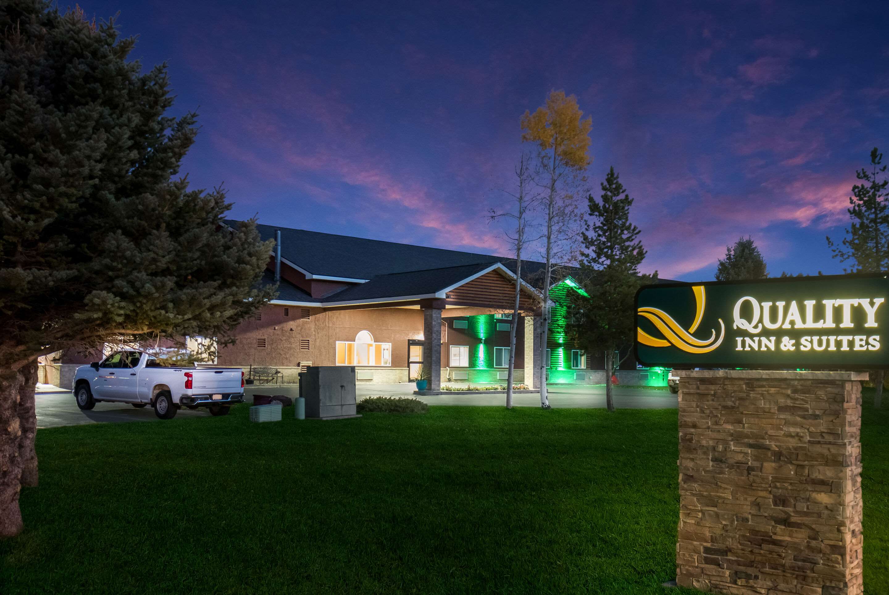 Hotel exterior | Quality Inn & Suites