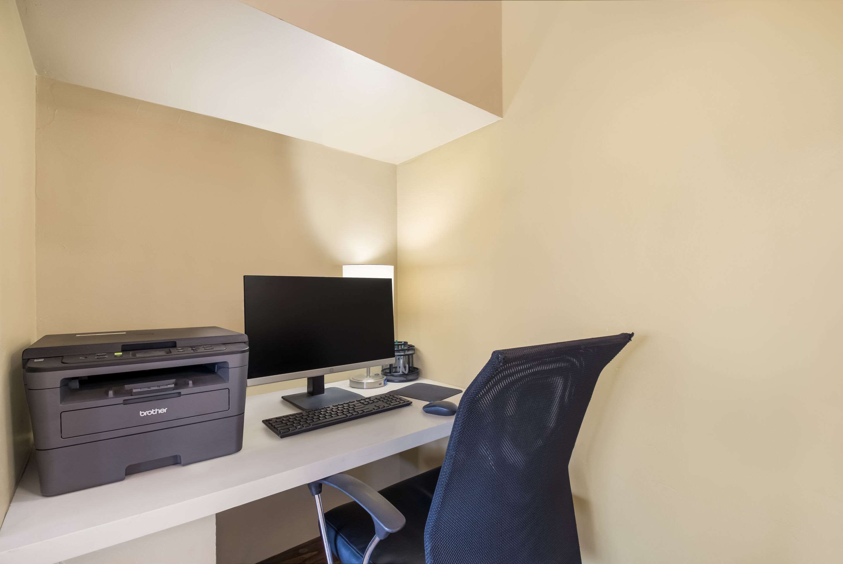 Computer in the lobby | Quality Inn & Suites