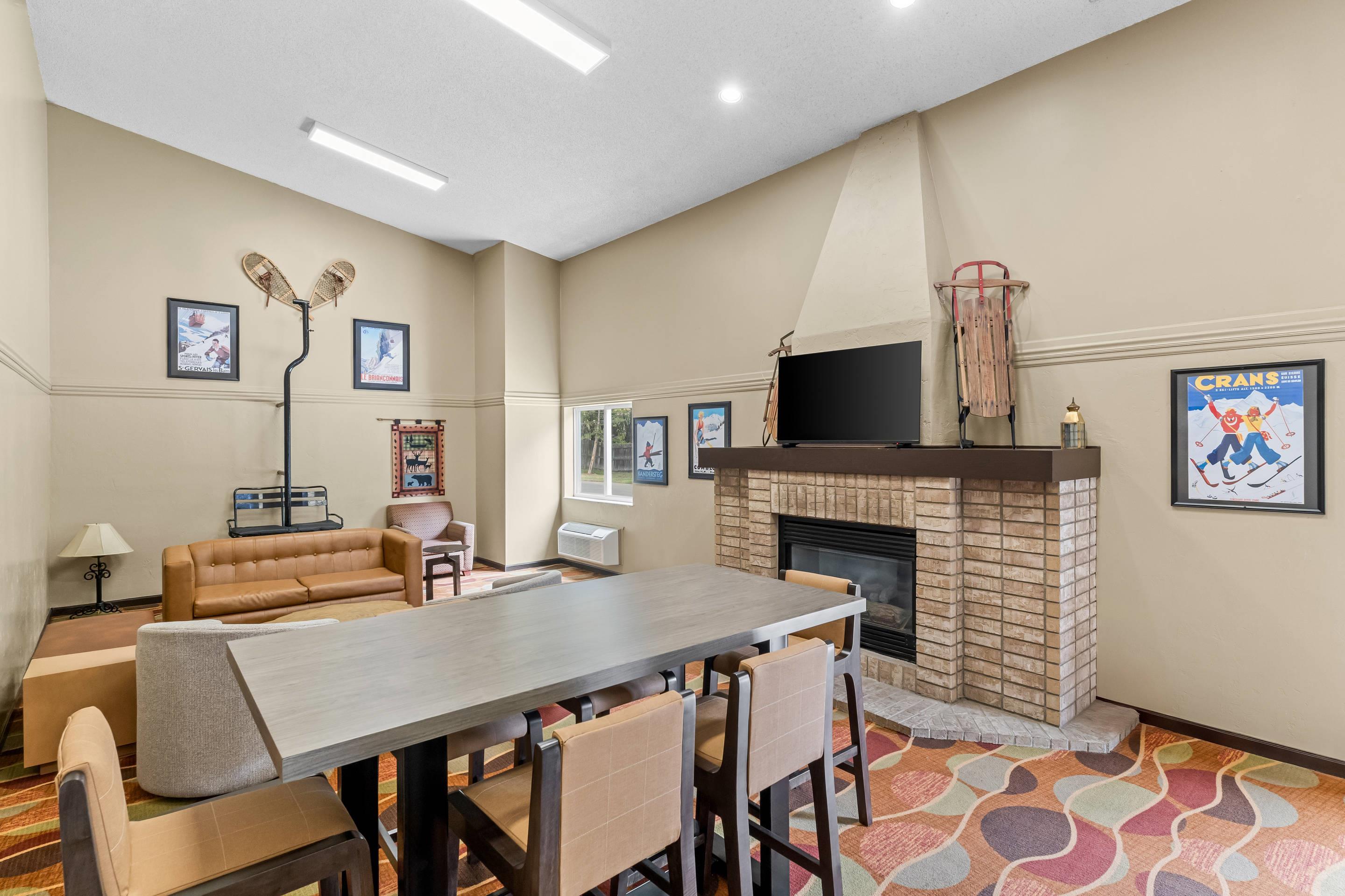 Hotel lobby | Quality Inn & Suites Steamboat Springs