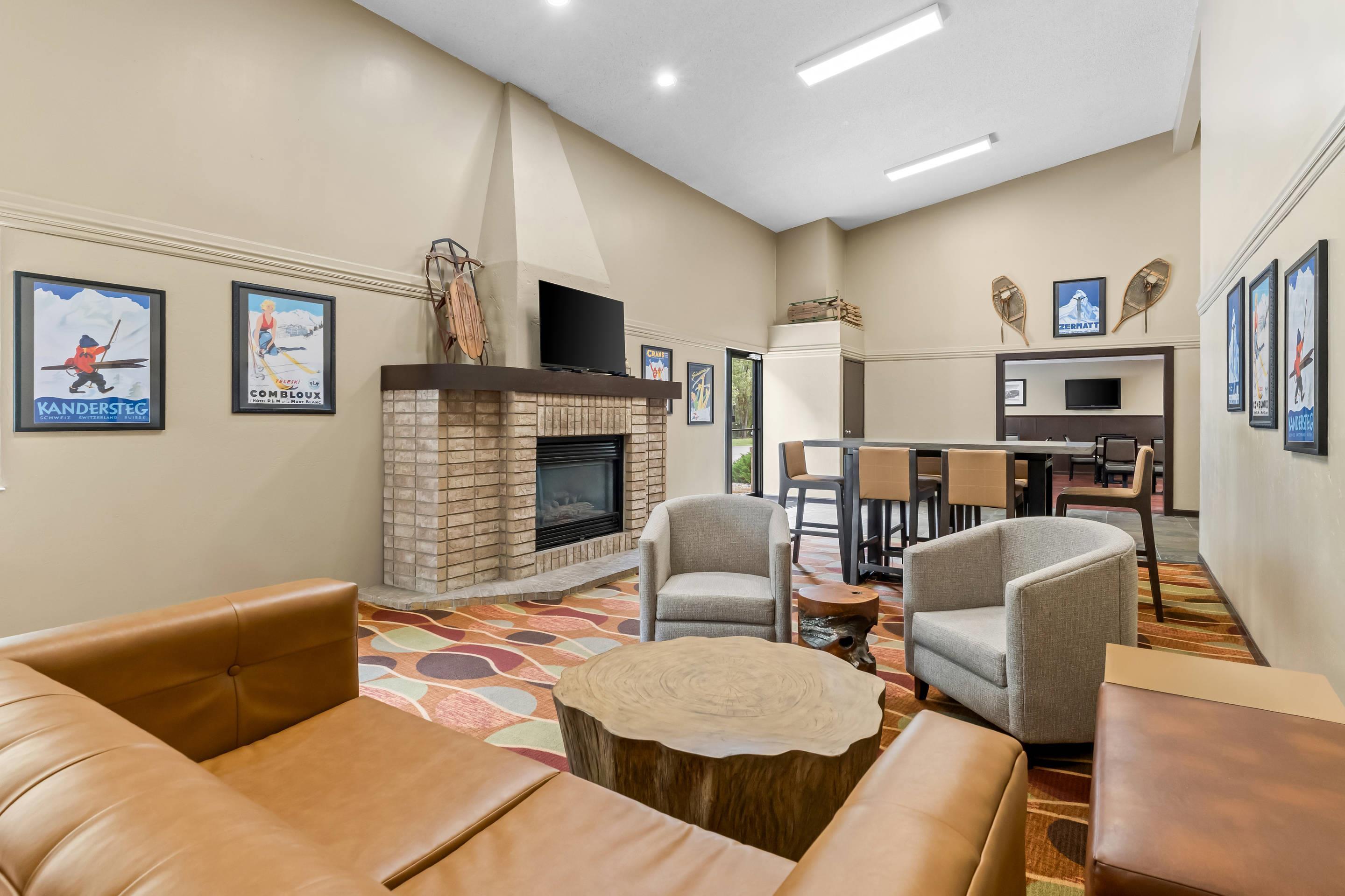 Hotel lobby | Quality Inn & Suites Steamboat Springs
