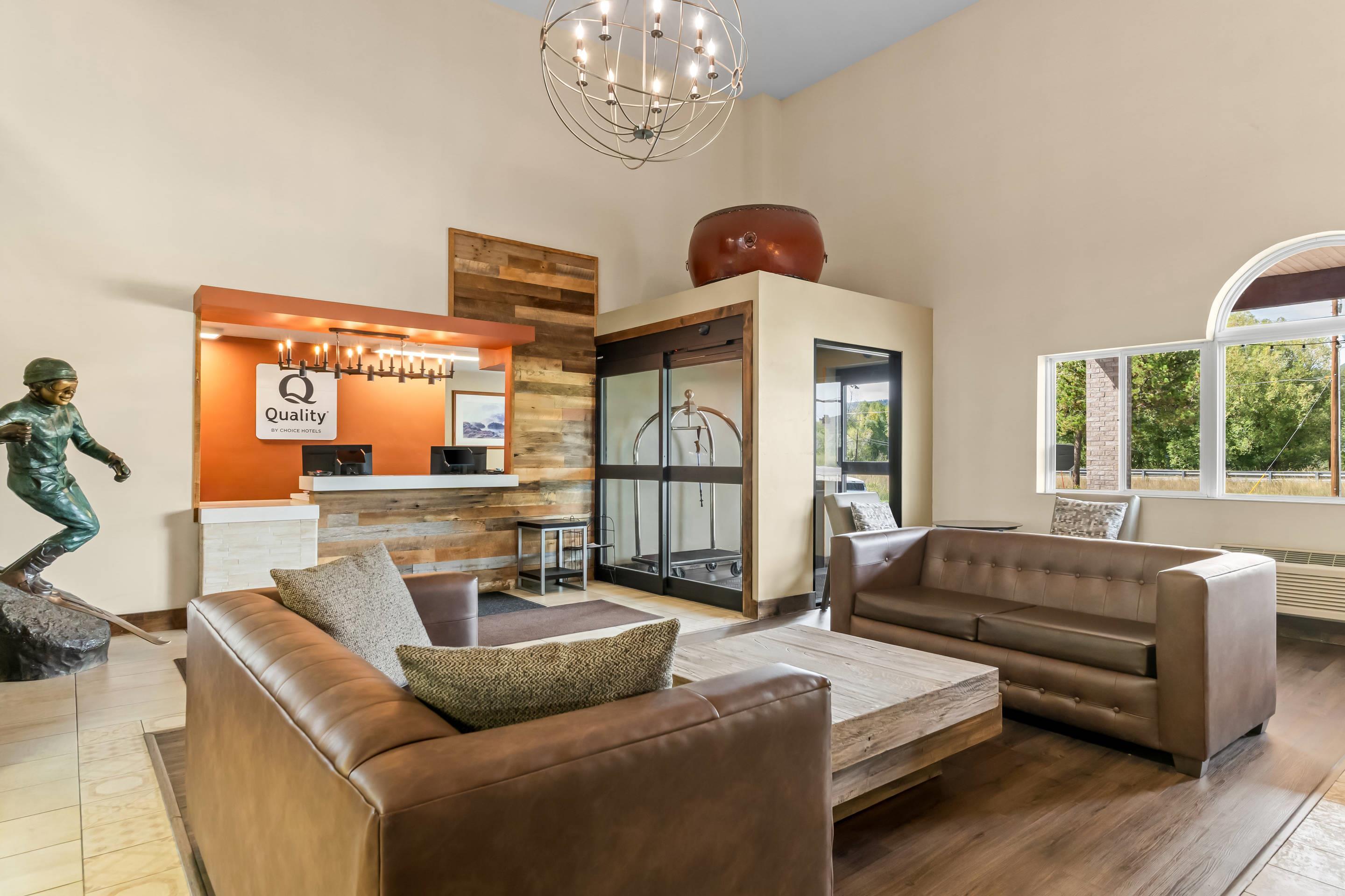 Hotel lobby | Quality Inn & Suites Steamboat Springs