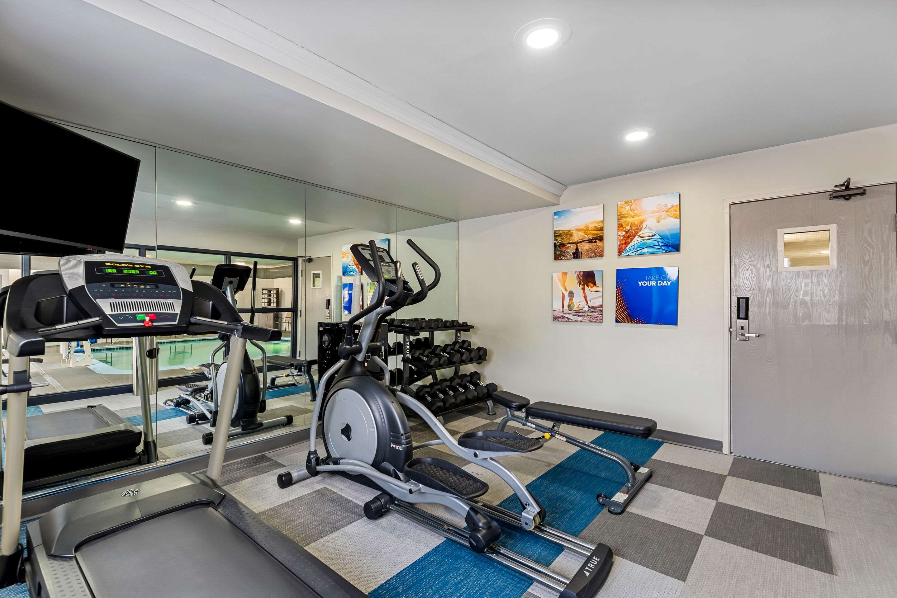 Exercise room with cardio equipment