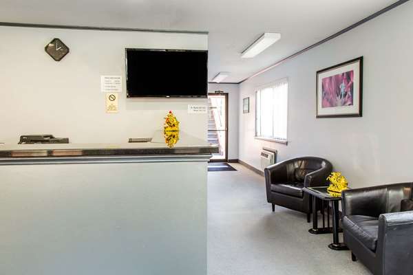  - Rodeway Inn Groton - I-95, Exit 87