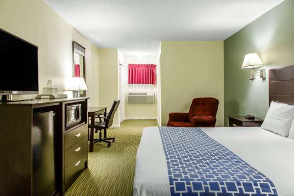  - Rodeway Inn Groton - I-95, Exit 87